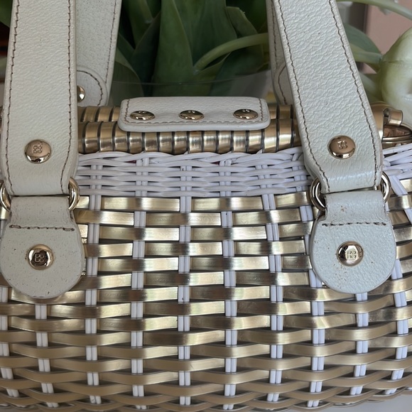 Kate Spade gold and white rattan style bag - Picture 4 of 11